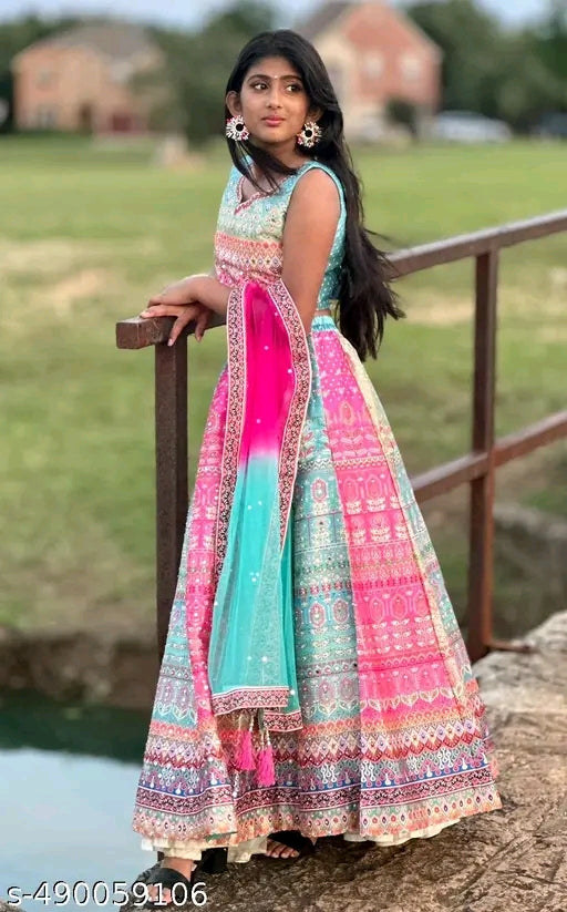 बच्चों का प्रिंटेड मिरर वर्क लहंगा और ब्लाउज के साथ दुपट्टा